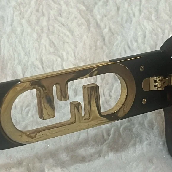 FENDI O'LOCK 40048 Tortoise Oversized Fashion FF Lock Logo Sunglasses FE40048U - Picture 4 of 7